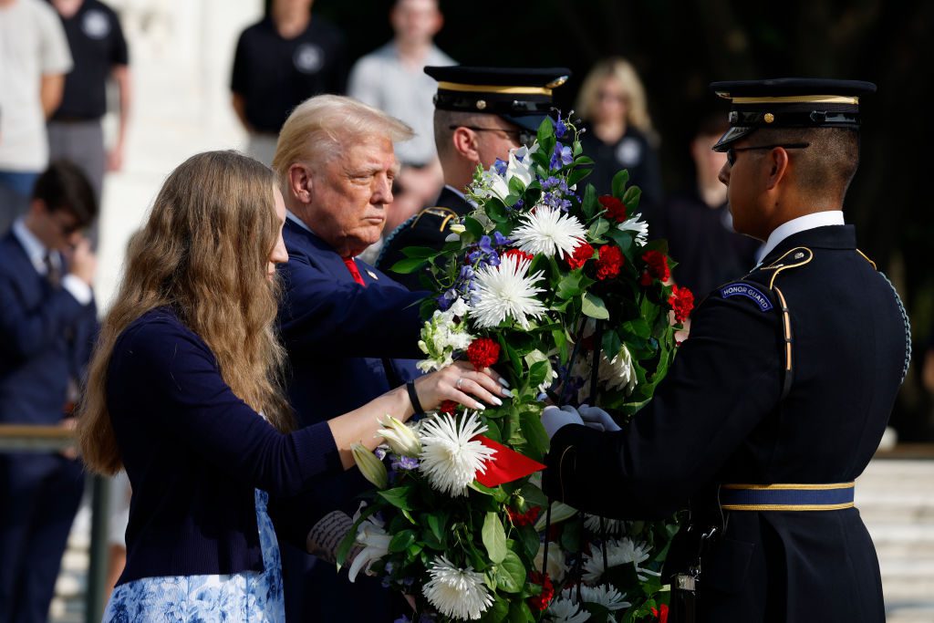 Army criticizes Trump campaign for inappropriate conduct at Arlington National Cemetery Army criticizes Trump campaign for inappropriate conduct at Arlington National Cemetery