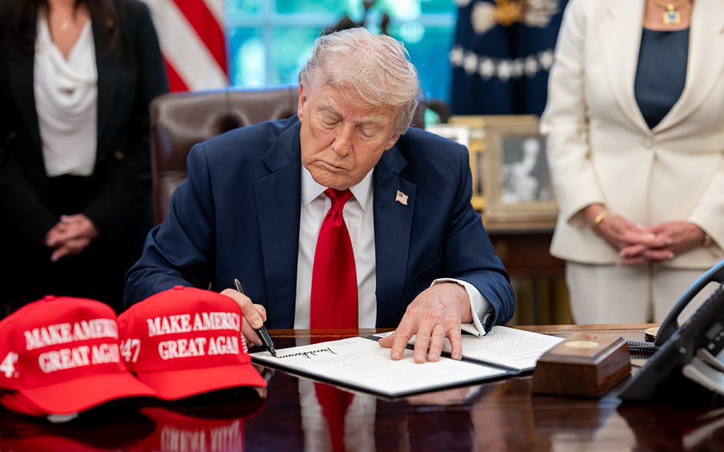 When does Trump’s defiance of courts in deportation case cross the line into a constitutional crisis?